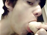 Twink deepthroating Dildo