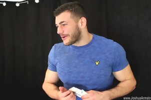 Cocky Muscle Guy Plays Strip Poker While Wanking